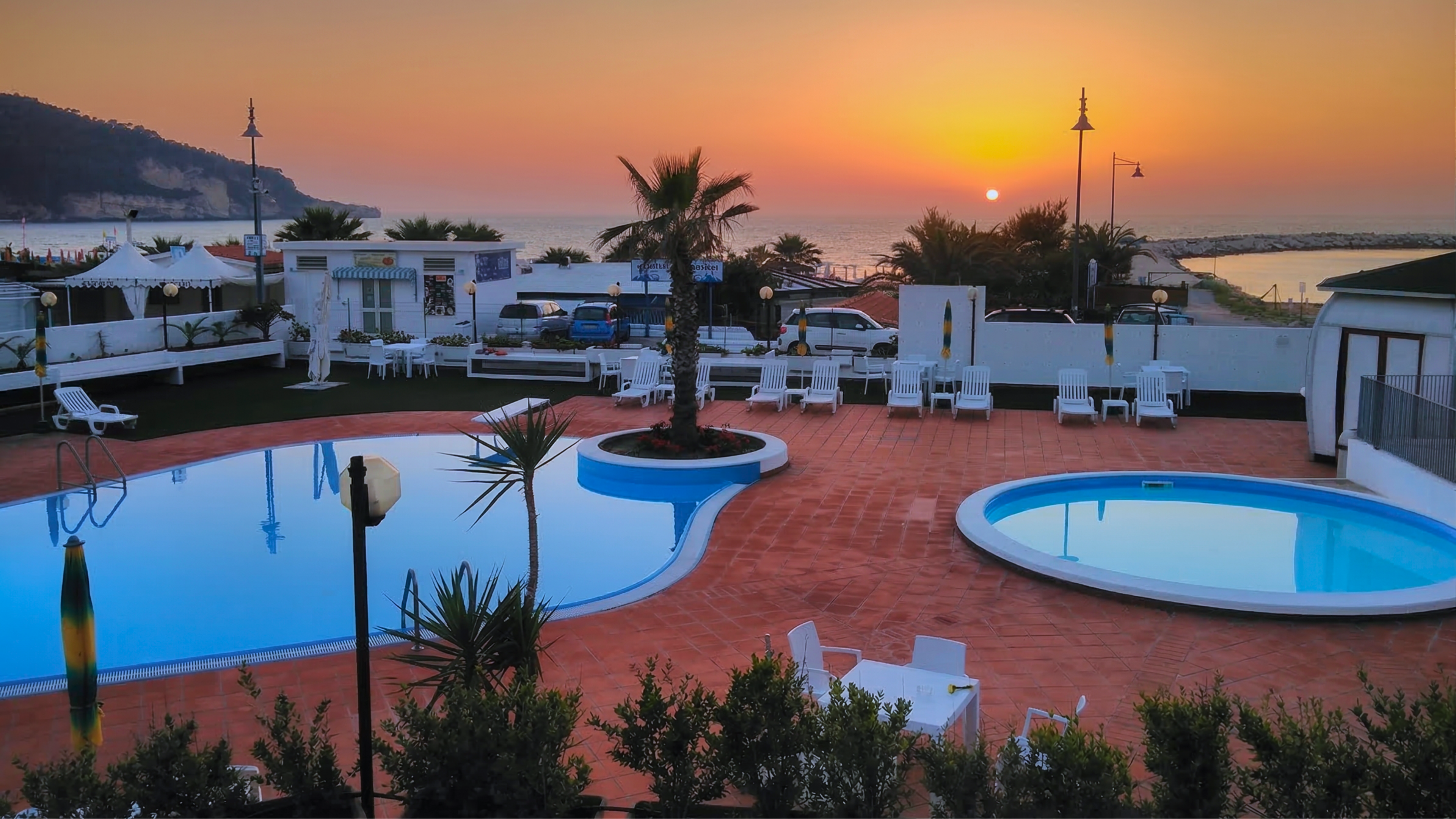 Tramonto Piscina